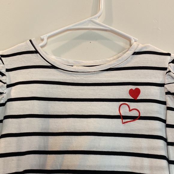 Francesca’s SUPER cute striped top with hearts detail. Sz S/ perfect condition! - Picture 2 of 3